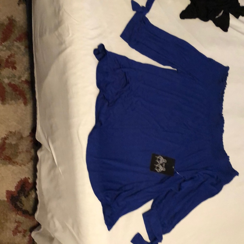 Avenue 3/4 sleeve off the shoulder top.